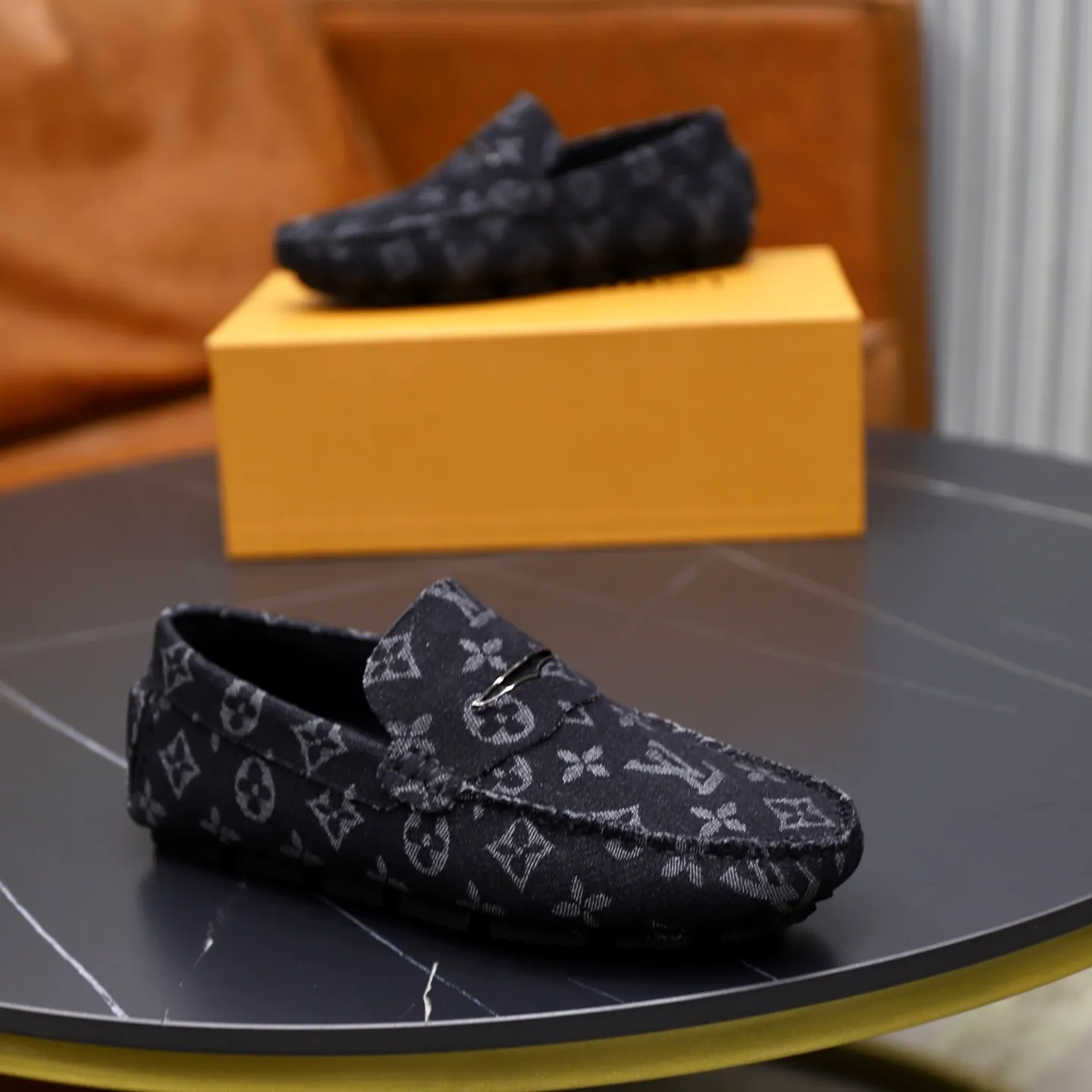 Ex-factory price: 480💰【LV】Louis Vuitton ⚠️High-end men’s driving and pedal series ⚠️38-44 (customized for 45) ⚠️All original cowhide leather! Thick and soft! Made entirely of calfskin lining! Rubber sheet anti-slip beanie sole! Three-dimensional package technology! Fashionable and classic! Handicrafts! Original high quality! Feel free to compare!